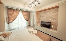 Palace Of Culture & Palas Mall Collection Suites & Studios